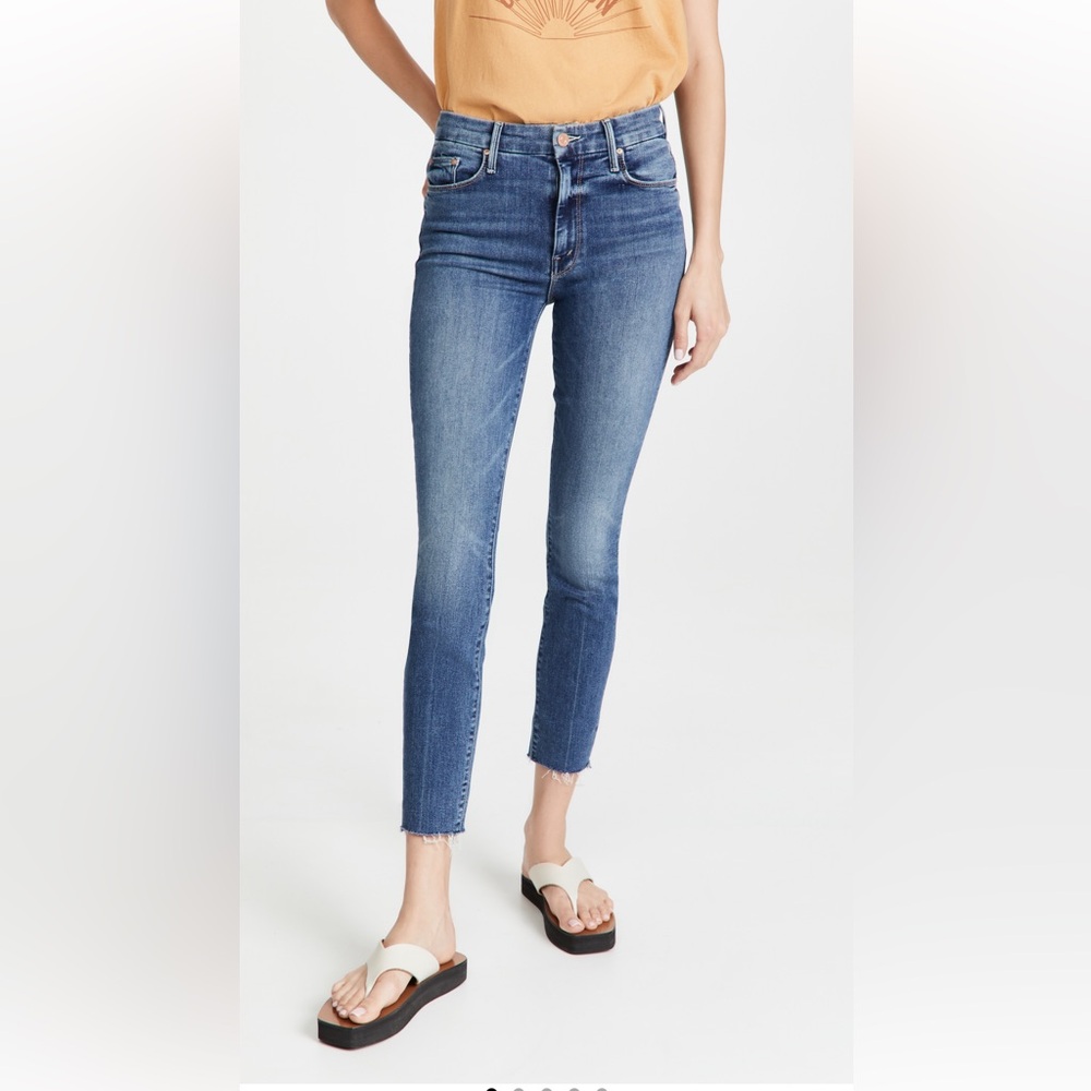 MOTHER Looker Ankle Fray Jeans